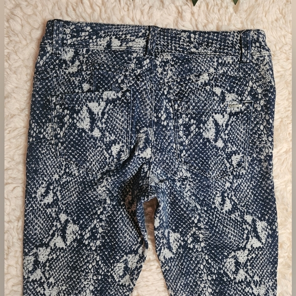 Cache Textured Skinny Snakeskin Print Pants - Picture 5 of 8